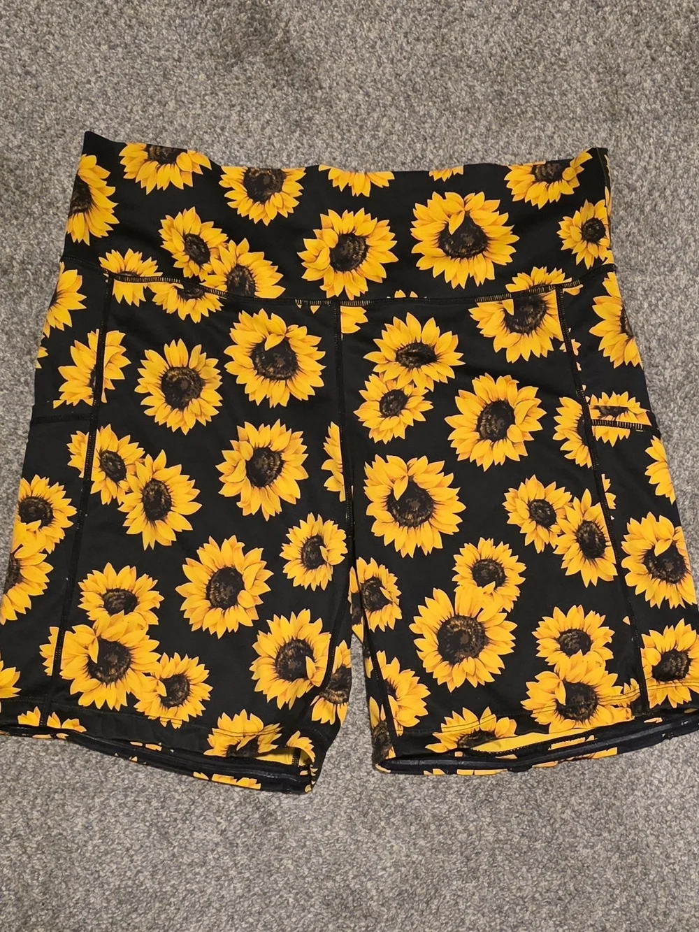 High-Waist Sunflower Print Bike Shorts - Black & Yellow